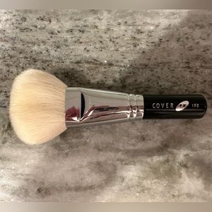 Cover FX cream Foundation Brush #160